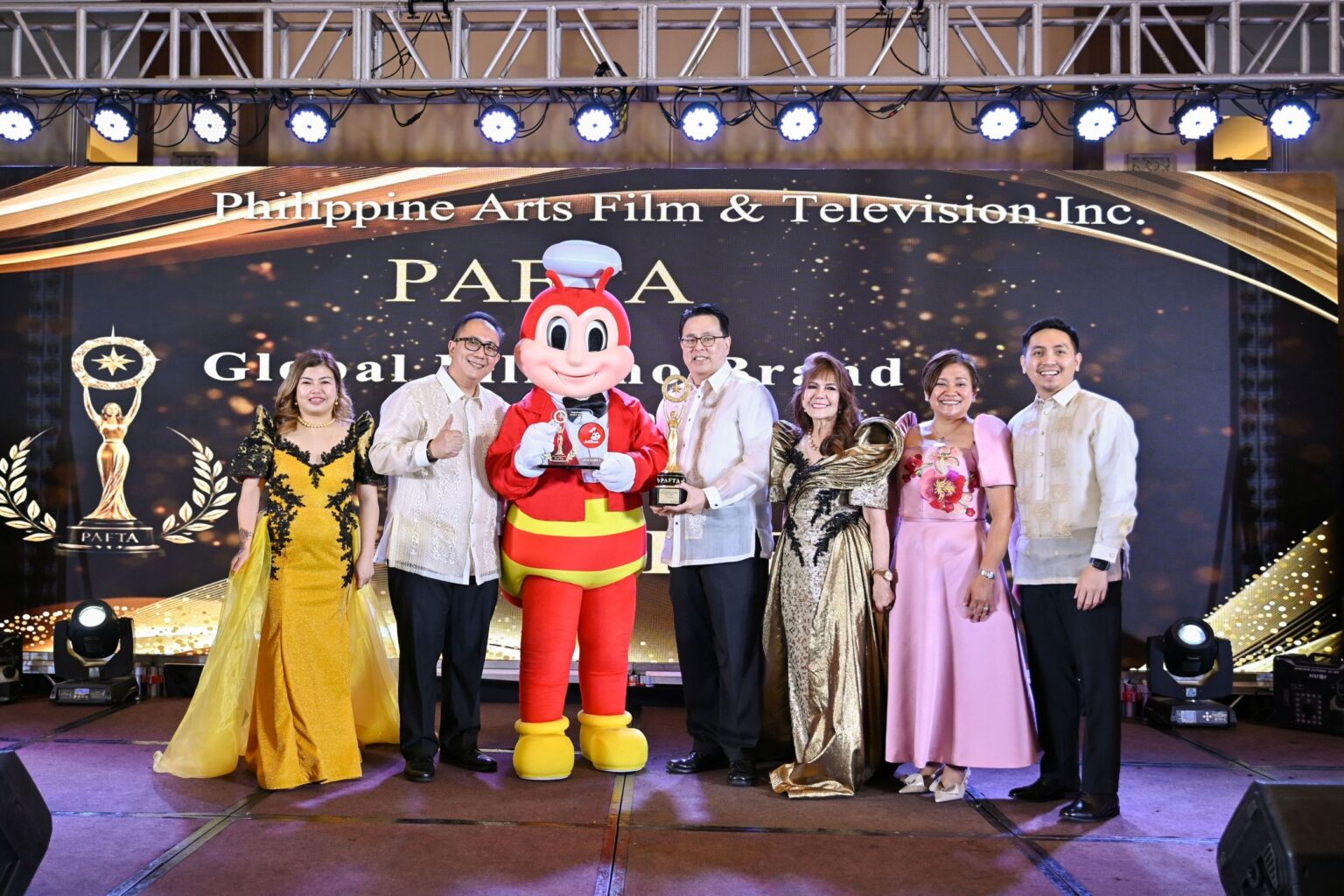 Jollibee Honored with Global Filipino Brand Excellence Award by PAFTA ...